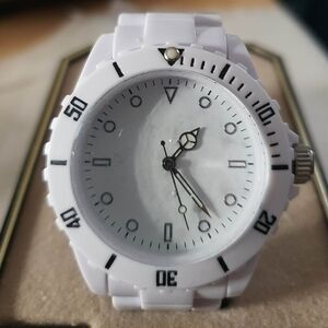 🦋 White Diver Style Plastic Women's Watch